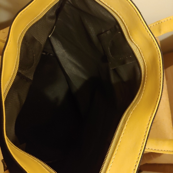 Bucket Style Bag - Picture 4 of 4